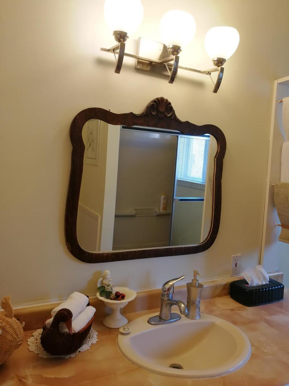 Downtown Bed & Breakfast Μόνκτον Εξωτερικό φωτογραφία